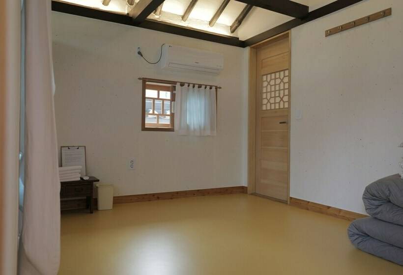 اتاق لوکس, Bonghwangjae Hanok Guesthouse