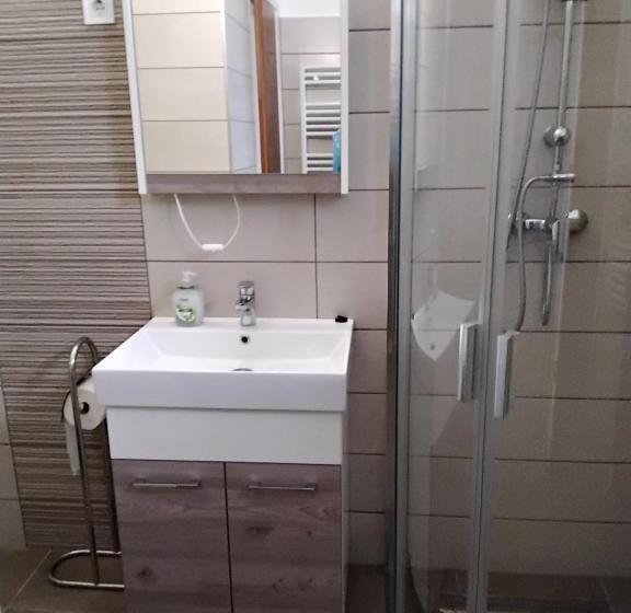 패밀리 스위트, Gulyás Vendégház