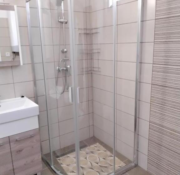 패밀리 스위트, Gulyás Vendégház