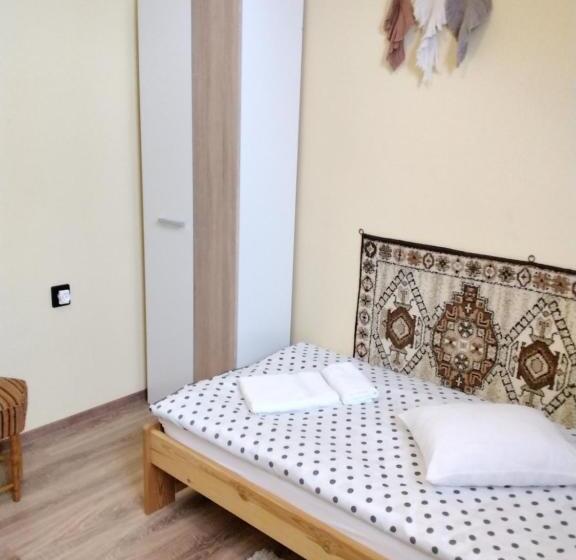 패밀리 스위트, Gulyás Vendégház