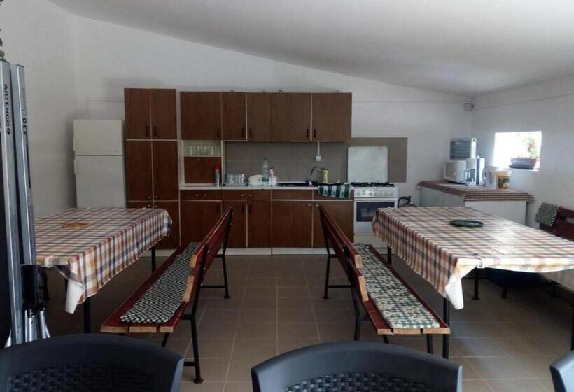 패밀리 스위트, Gulyás Vendégház