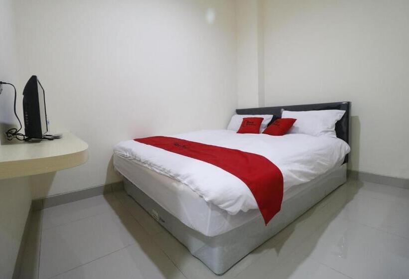 Номер Deluxe, Reddoorz Plus Near Mall Ciputra Jakarta