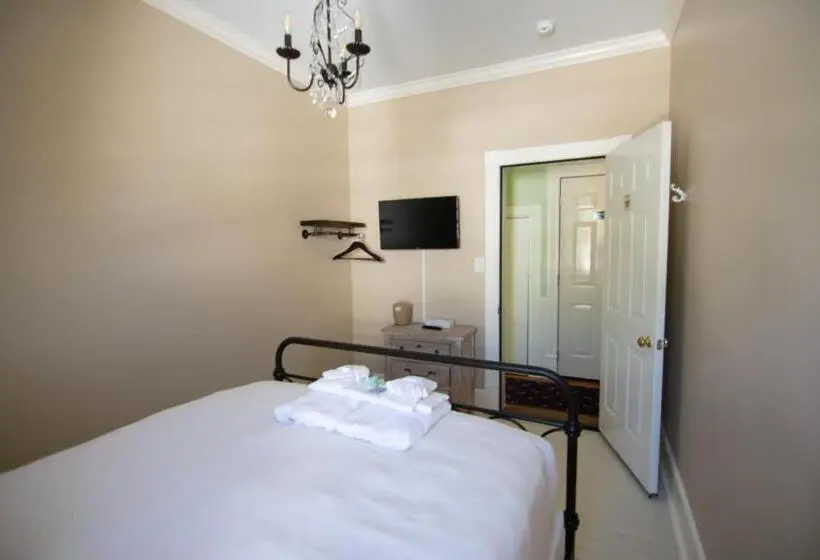 バス共有のスタンダードルーム, Pine Cottage Bed & Breakfast