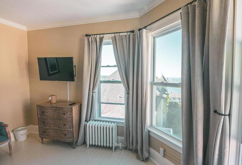 חדר סטנדרט עם מיטת קינג, Pine Cottage Bed & Breakfast