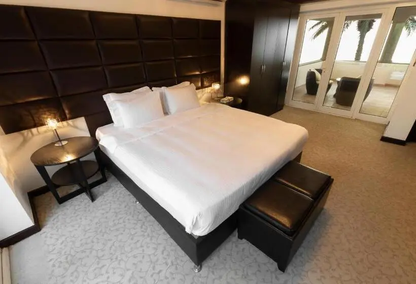 Deluxe Suite Sea View, Sunset Beach Resort Marina & Spa