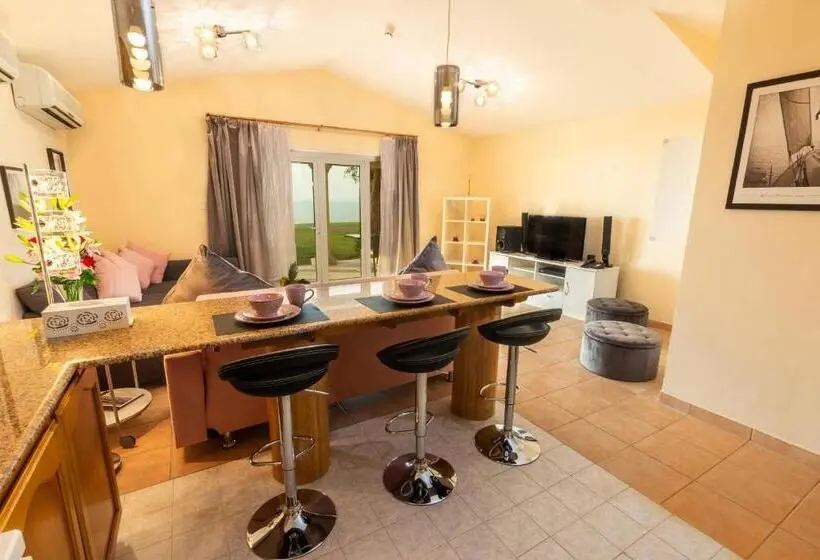 Deluxe Suite Sea View, Sunset Beach Resort Marina & Spa