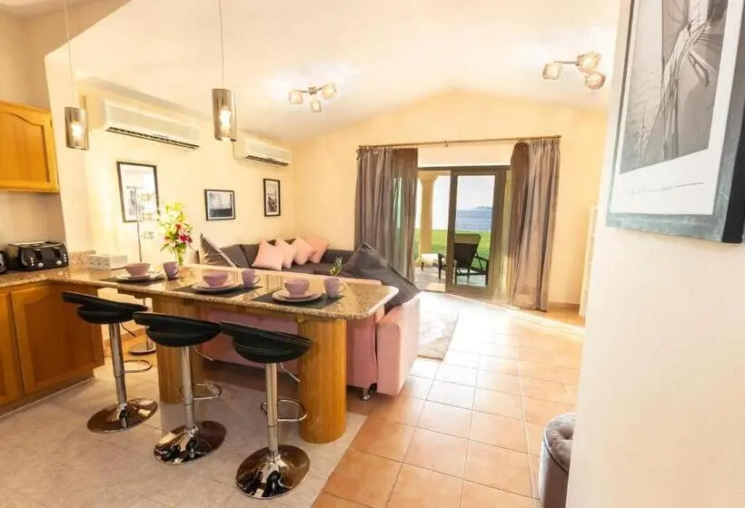 Deluxe Suite Sea View, Sunset Beach Resort Marina & Spa