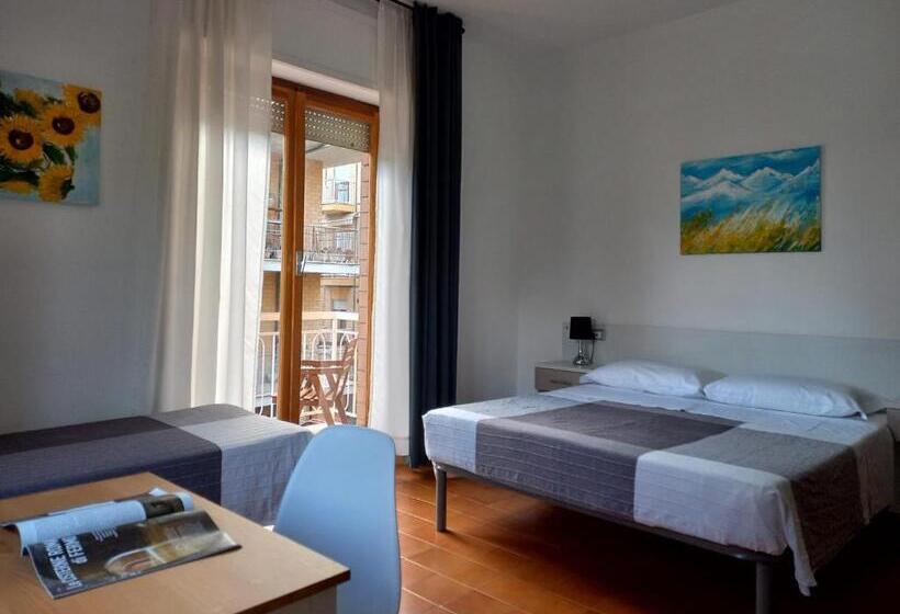 חדר לארבעה סטנדרטי עם מרפסת, Cormorano