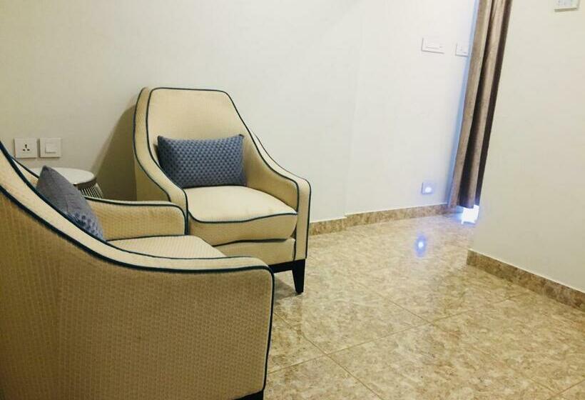 Suite avec Balcon, Lance International