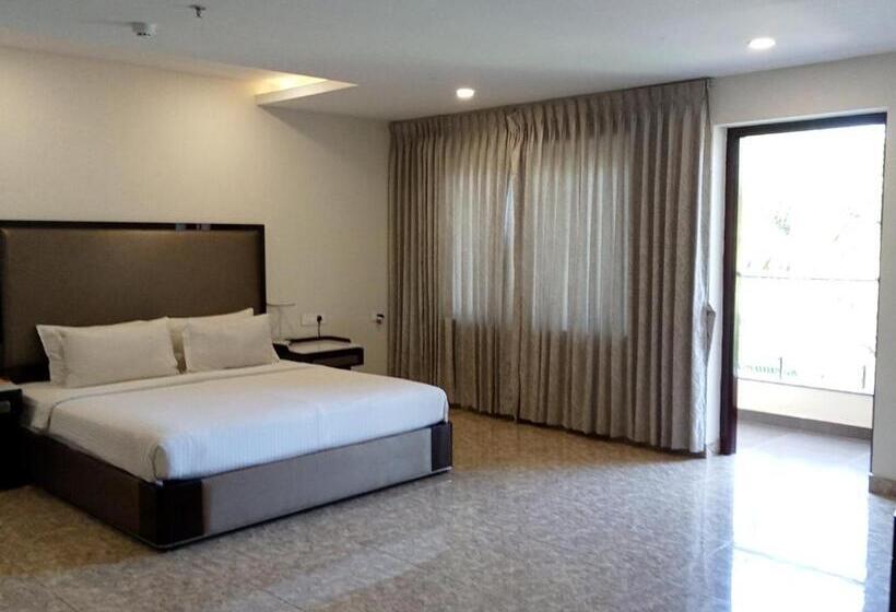 Suite Executive, Lance International