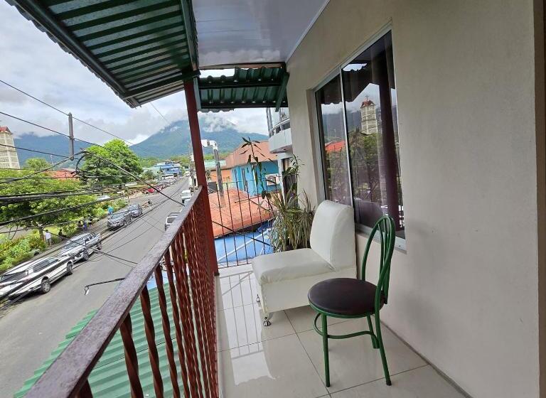 标准间, La Cascada