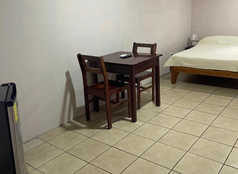 디럭스 룸, La Cascada