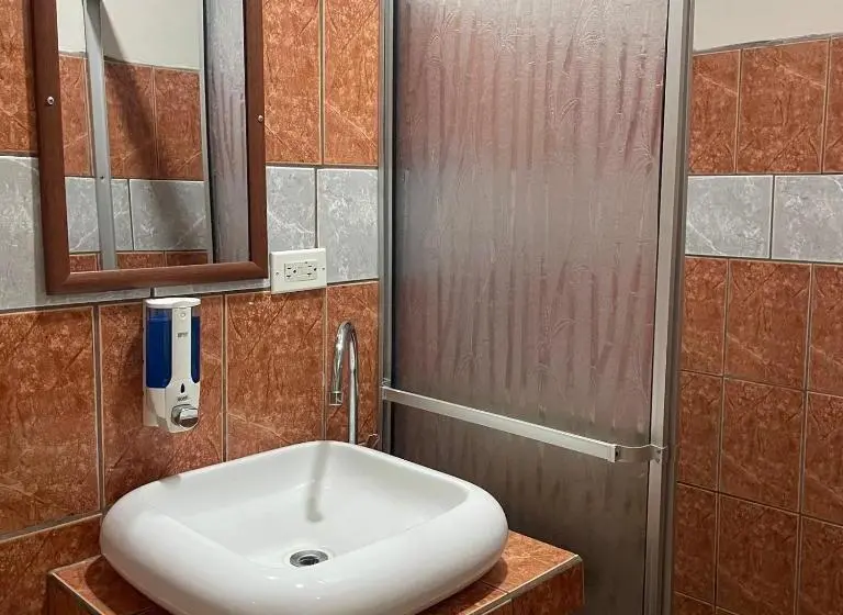 اتاق لوکس, La Cascada