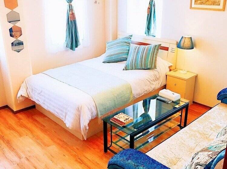 Family Room, Senjoarashi