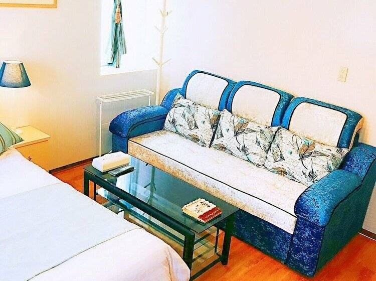 Family Room, Senjoarashi