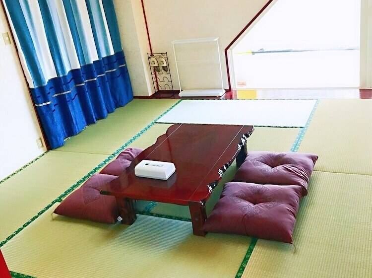 Family Room, Senjoarashi