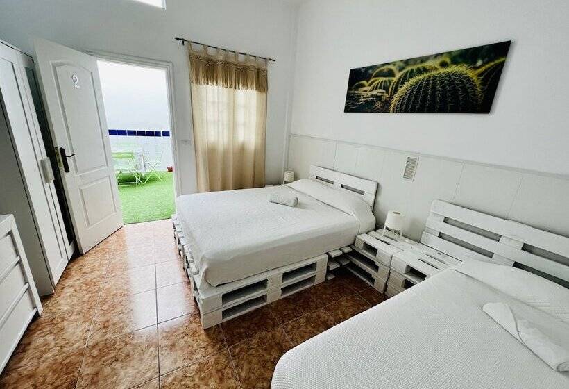 غرفة قياسية ثلاثية, El Jardin De Iris