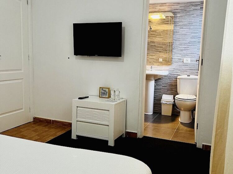 غرفة قياسية, El Jardin De Iris