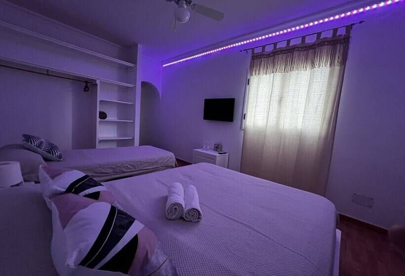 غرفة قياسية ثلاثية, El Jardin De Iris