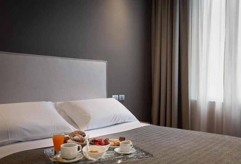 سوییت جونیور, Hnn Luxury Suites