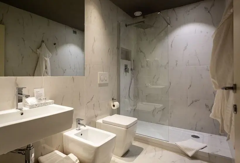 سوییت جونیور, Hnn Luxury Suites