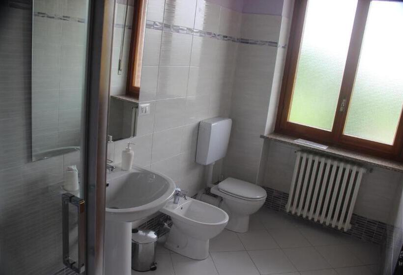 اتاق استاندارد با چشمانداز باغ, Lavillaparking