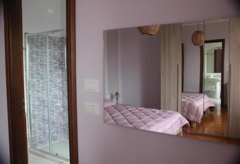 اتاق استاندارد با چشمانداز باغ, Lavillaparking