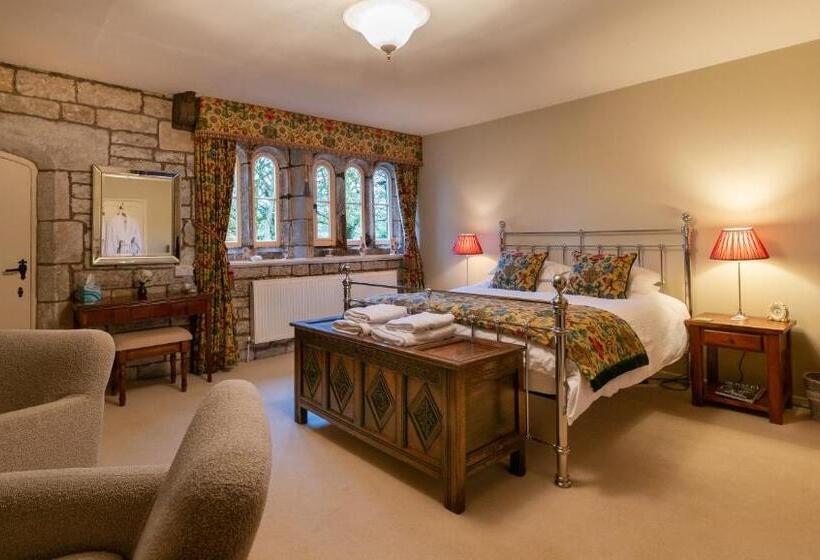 Номер Deluxe, Hurstwood Hall