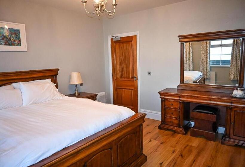 디럭스 룸, Mcloughlins Of Mulranny