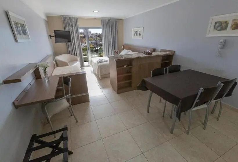 اتاق استاندارد سه تخته با چشم‌انداز, Apart Hotel Rivadavia 815