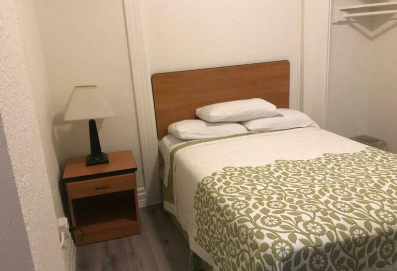 غرفة قياسية, Boston