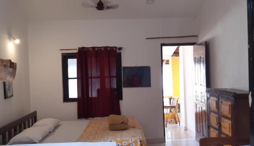 חדר דלוקס, Monsoon