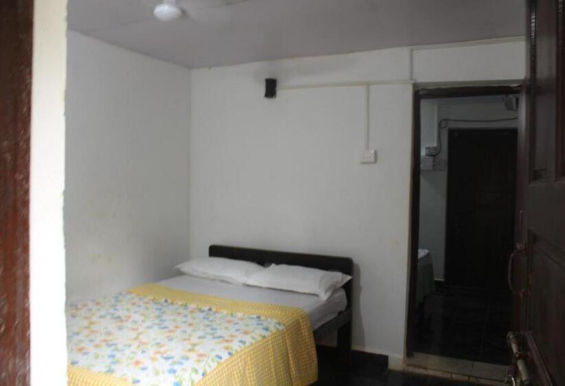 חדר משפתחתי סופריור, Monsoon