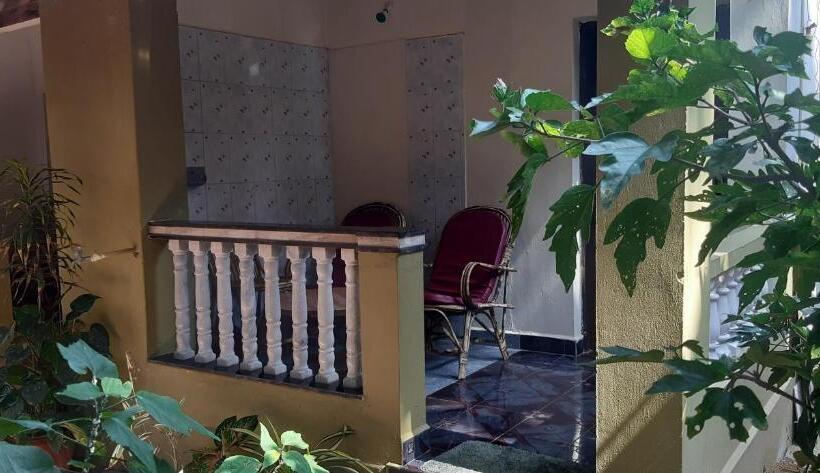 חדר משפתחתי סופריור, Monsoon