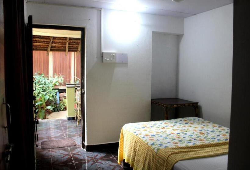 חדר משפתחתי סופריור, Monsoon