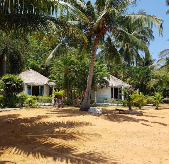 بنجلو قياسى, Sunrise Beach Resort