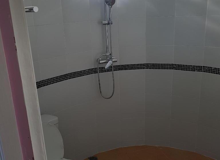 بنجلو قياسى, Sunrise Beach Resort