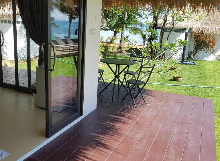 بنجلو عائلى مطل على البحر, Sunrise Beach Resort