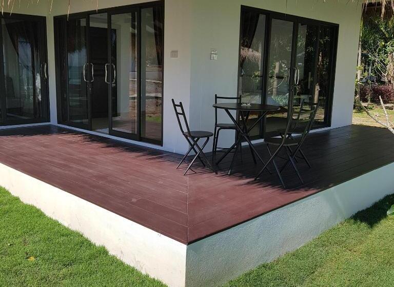 بنجلو عائلى مطل على البحر, Sunrise Beach Resort