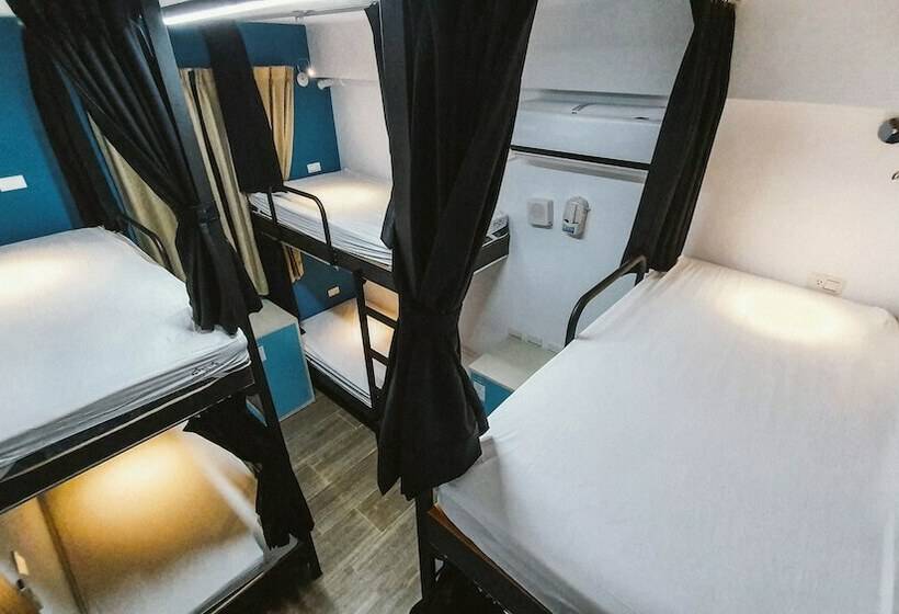 تختخواب در اتاق مشترک, Central Woods