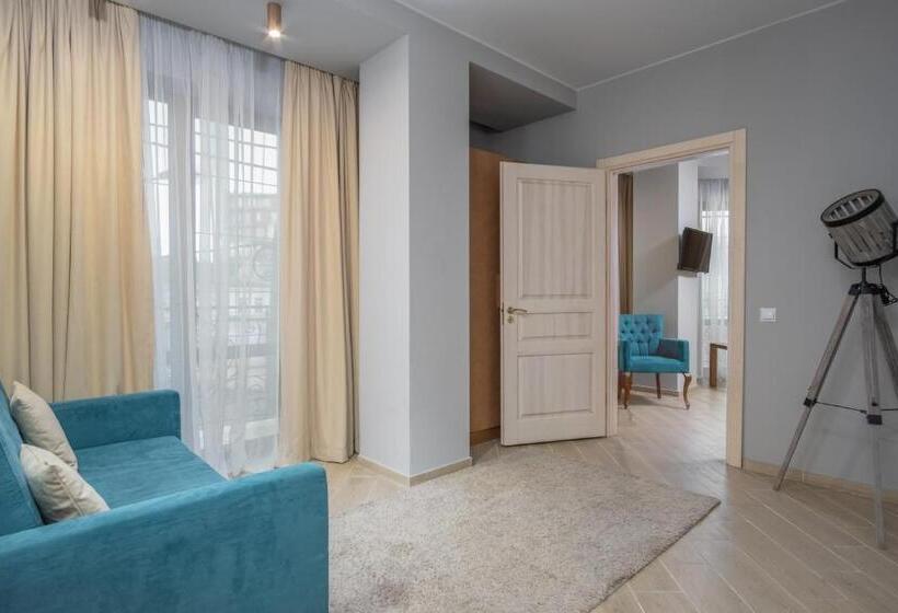 سوییت, Boomerang Boutique