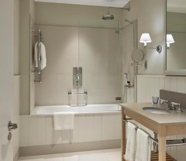 标准间, Another Place, The Machrie