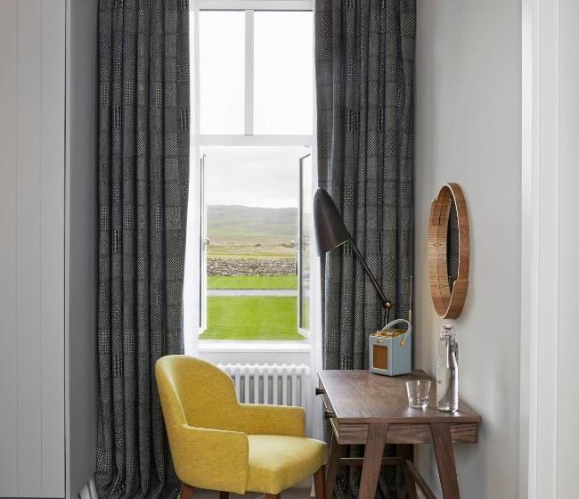 标准间, Another Place, The Machrie