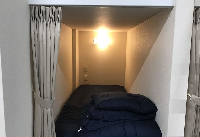 ルームシェアのワンベッド, One Hostel Himeji