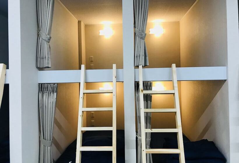 ルームシェアのワンベッド, One Hostel Himeji