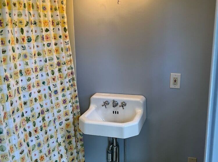 בית, חדר שינה 1, High Tide Inn On The Ocean, Motel And Cottages