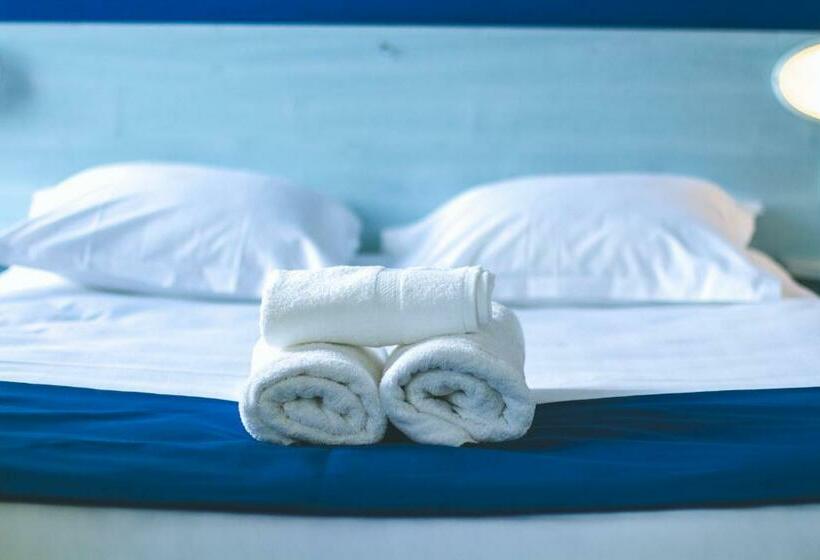 غرفة قياسية فردية, Le Cesar