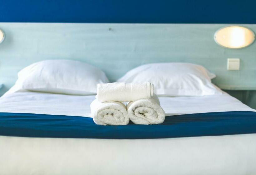 غرفة قياسية, Le Cesar