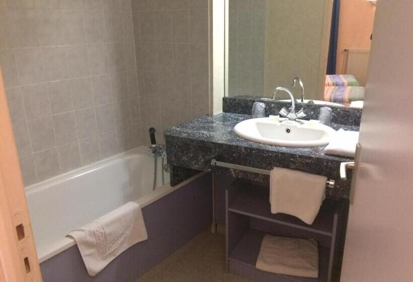 غرفة قياسية, Le Cesar