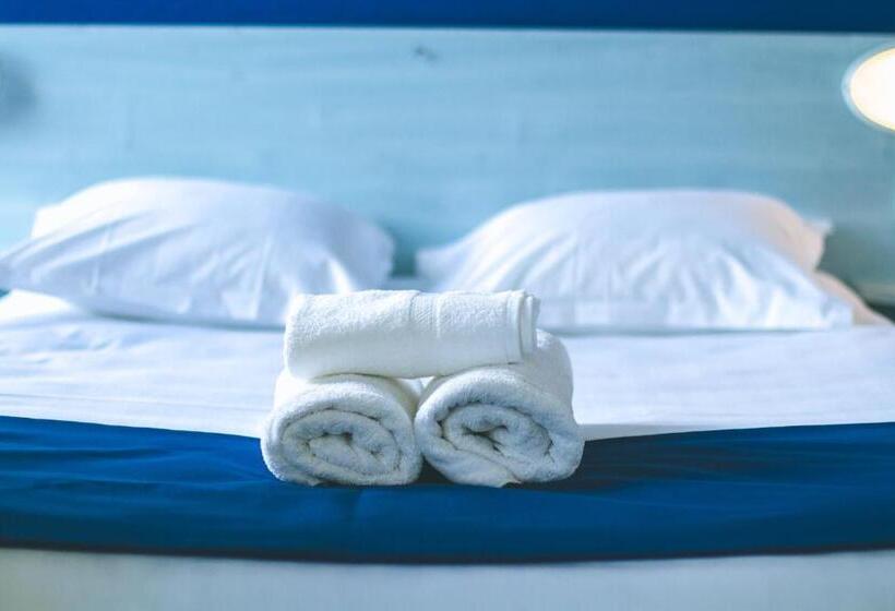 غرفة قياسية ثلاثية, Le Cesar